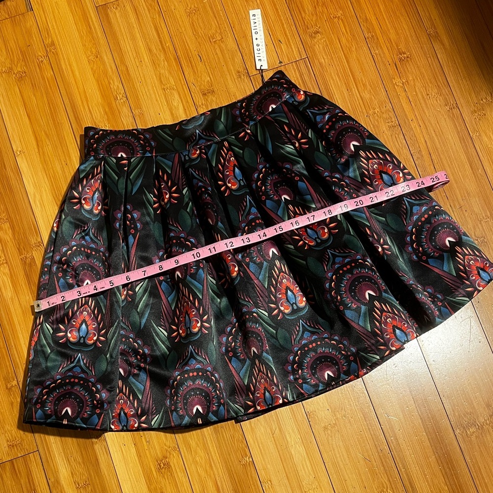 NWT ALICE + OLIVIA Stora Pleated Pouf Skirt in Ombre Deco Size 2 - Picture 13 of 16